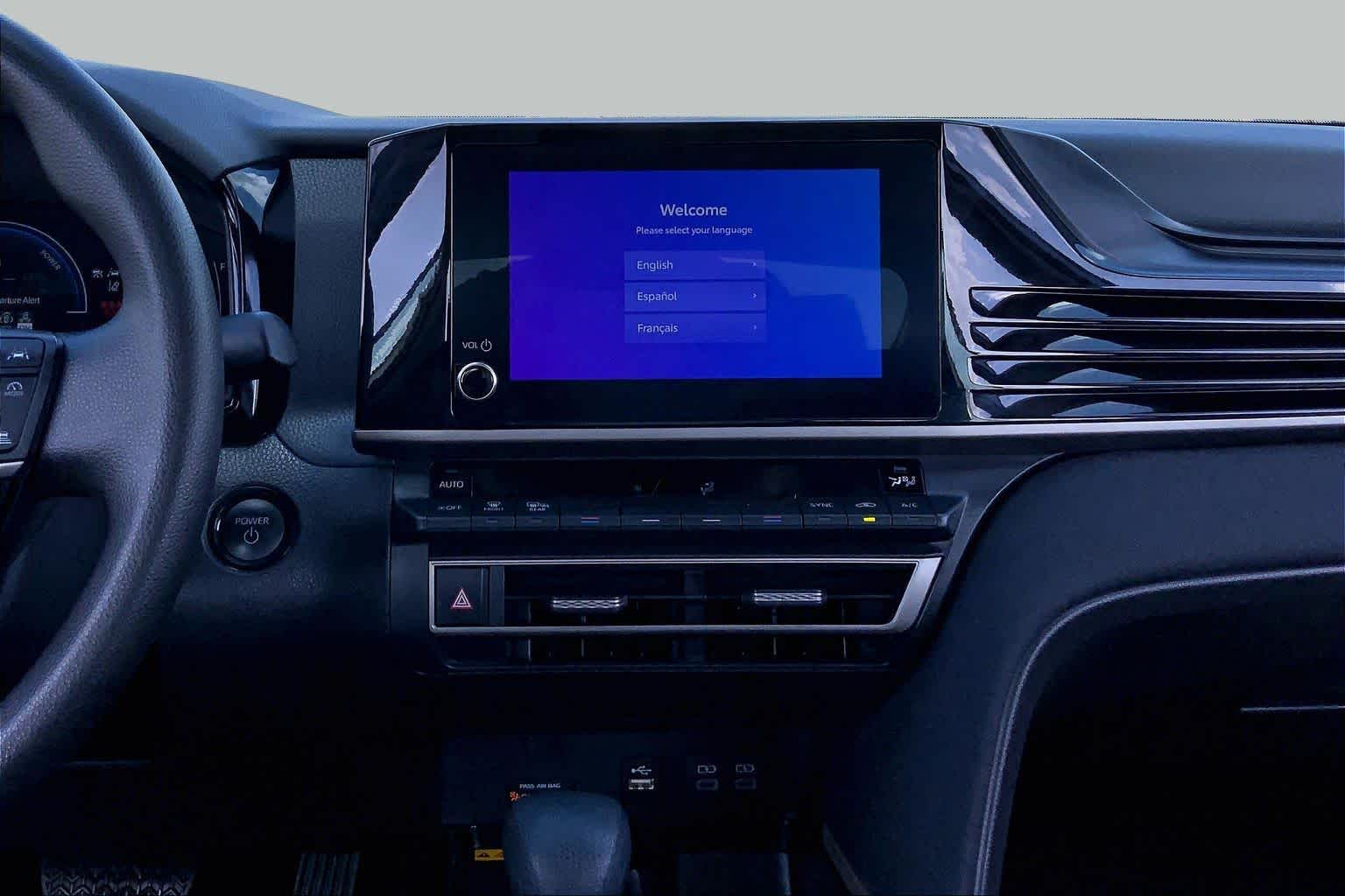 2025 Toyota Camry photo 7 of 36