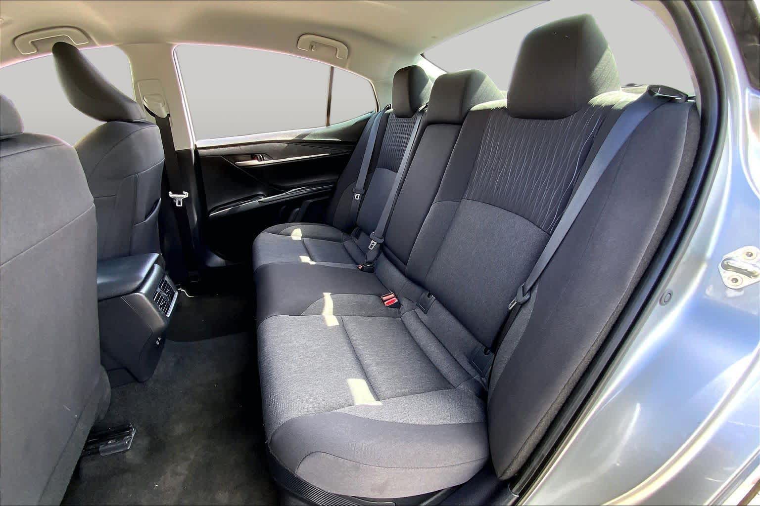 2025 Toyota Camry photo 20 of 36