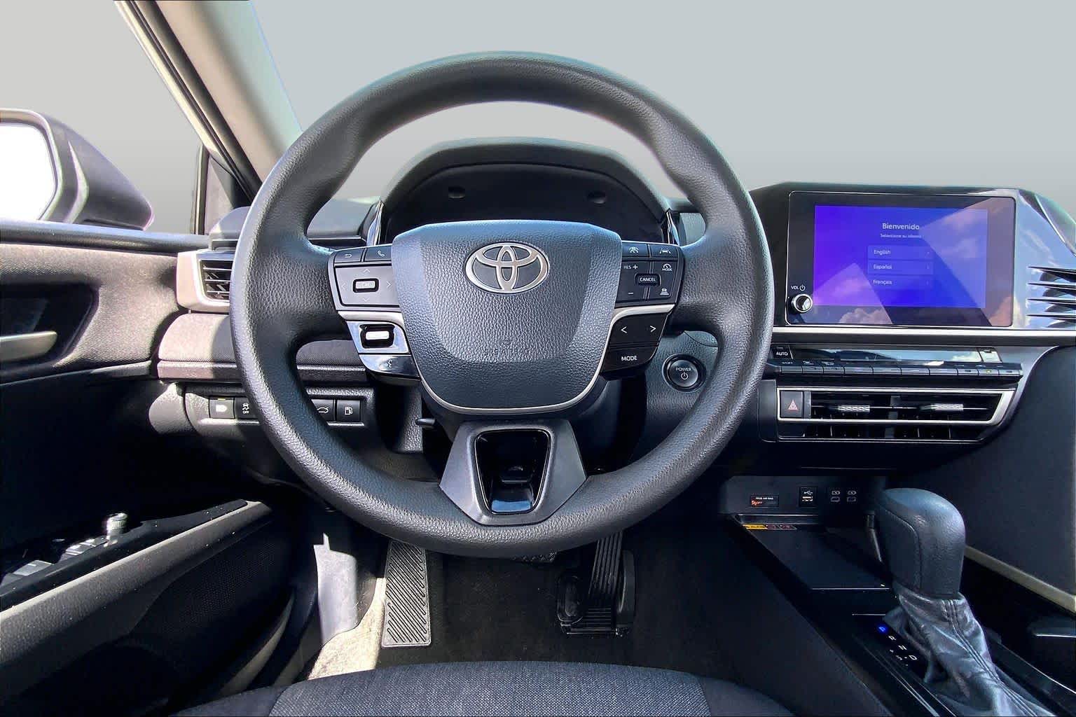 2025 Toyota Camry photo 6 of 36