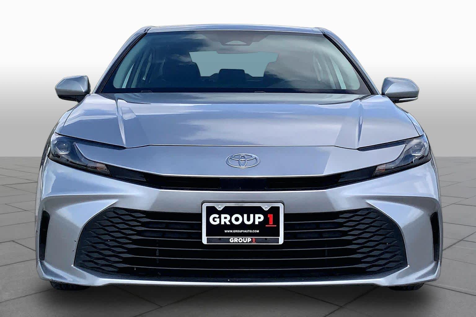 2025 Toyota Camry photo 4 of 36