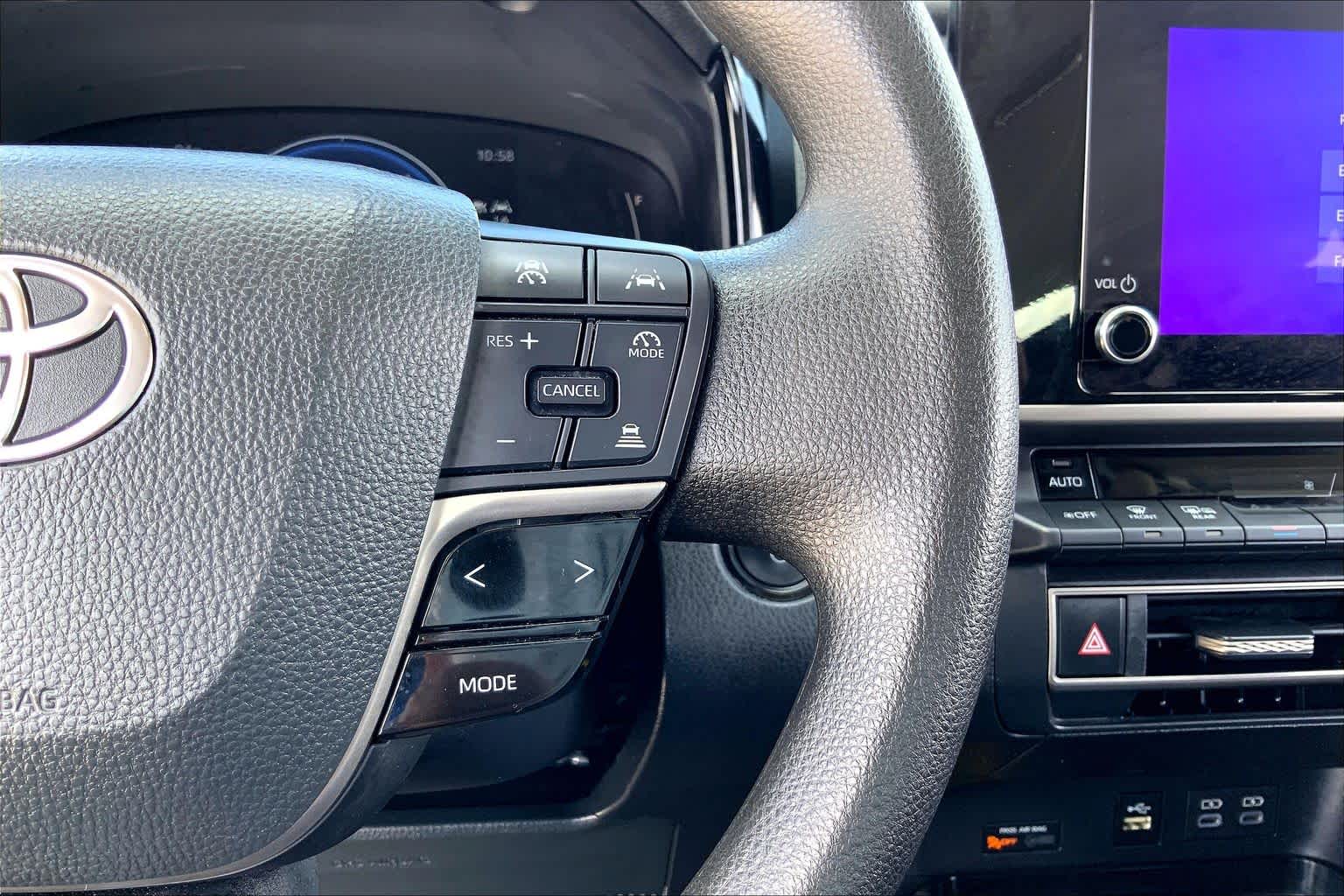 2025 Toyota Camry photo 24 of 36