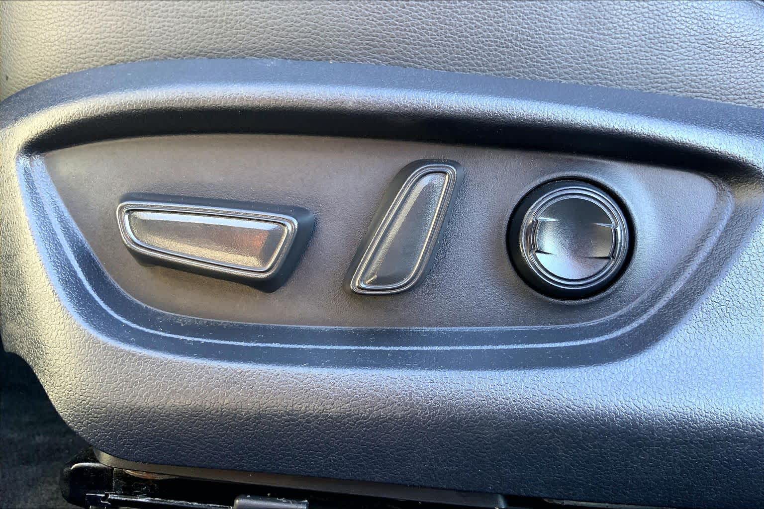 2025 Toyota Camry SE Ice Cap at Group 1 Toyota Southwest