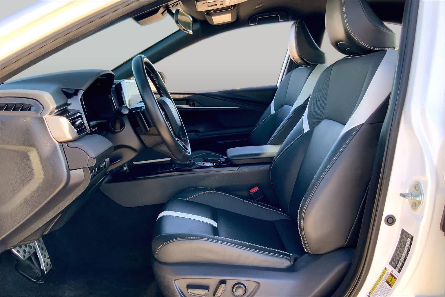 2025 Toyota Camry SE Ice Cap at Group 1 Toyota Southwest
