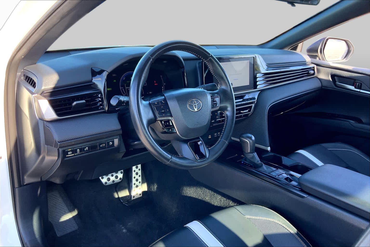 2025 Toyota Camry SE Ice Cap at Group 1 Toyota Southwest