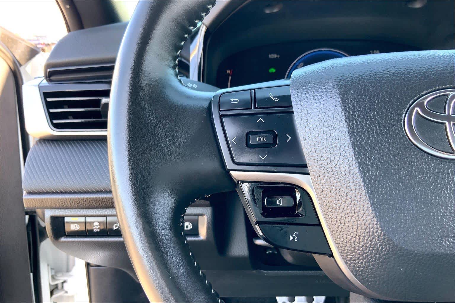2025 Toyota Camry SE Ice Cap at Group 1 Toyota Southwest