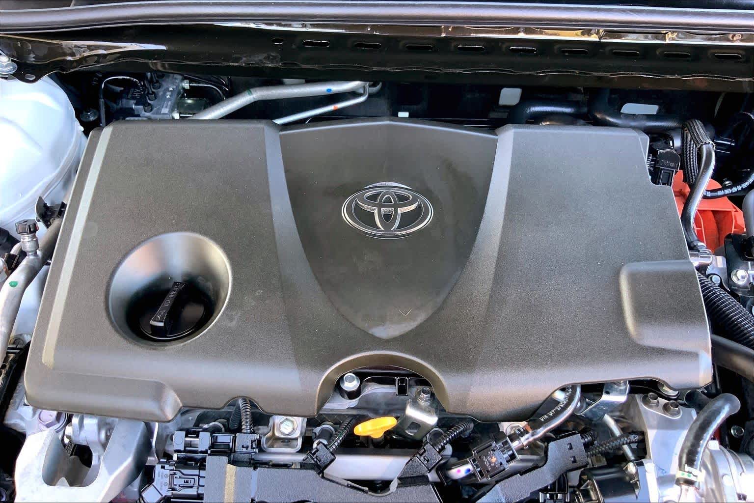 2025 Toyota Camry SE Ice Cap at Group 1 Toyota Southwest