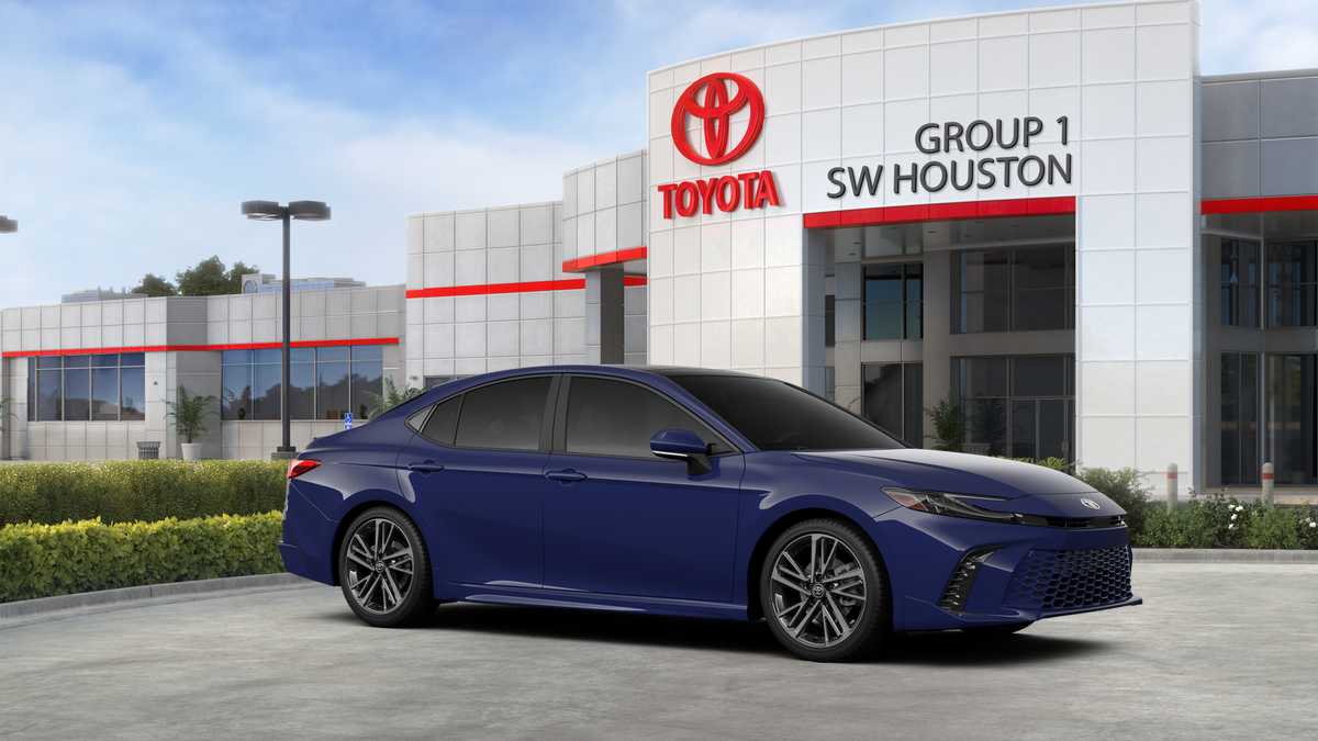 2026 Toyota Camry photo 39 of 44