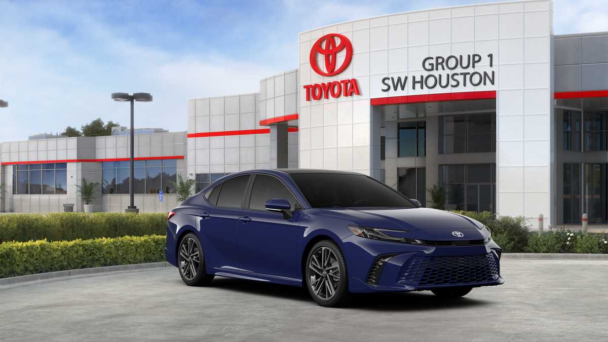 2026 Toyota Camry photo 40 of 44