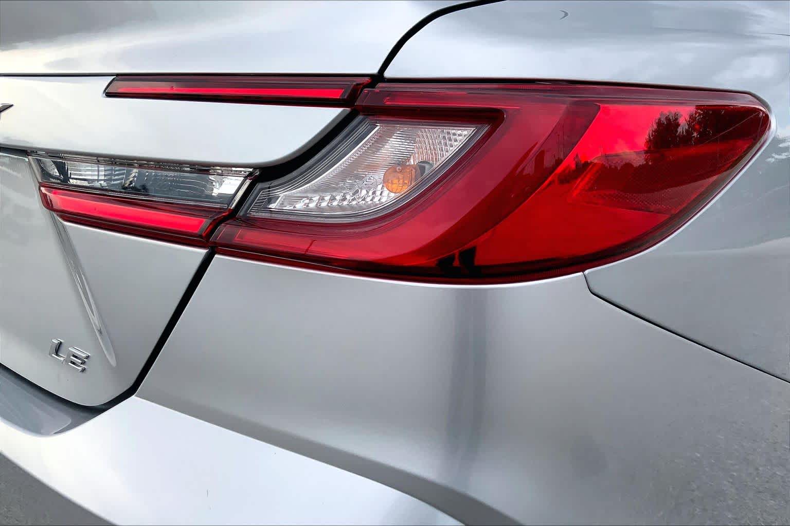 2025 Toyota Camry photo 30 of 36