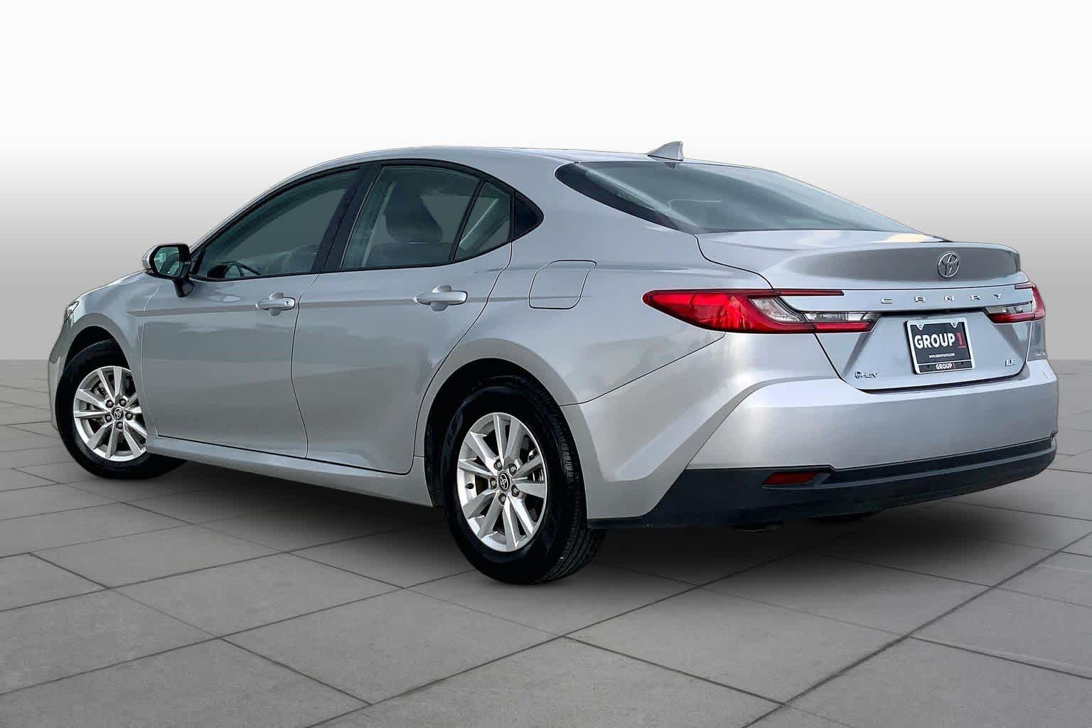 2025 Toyota Camry photo 12 of 36