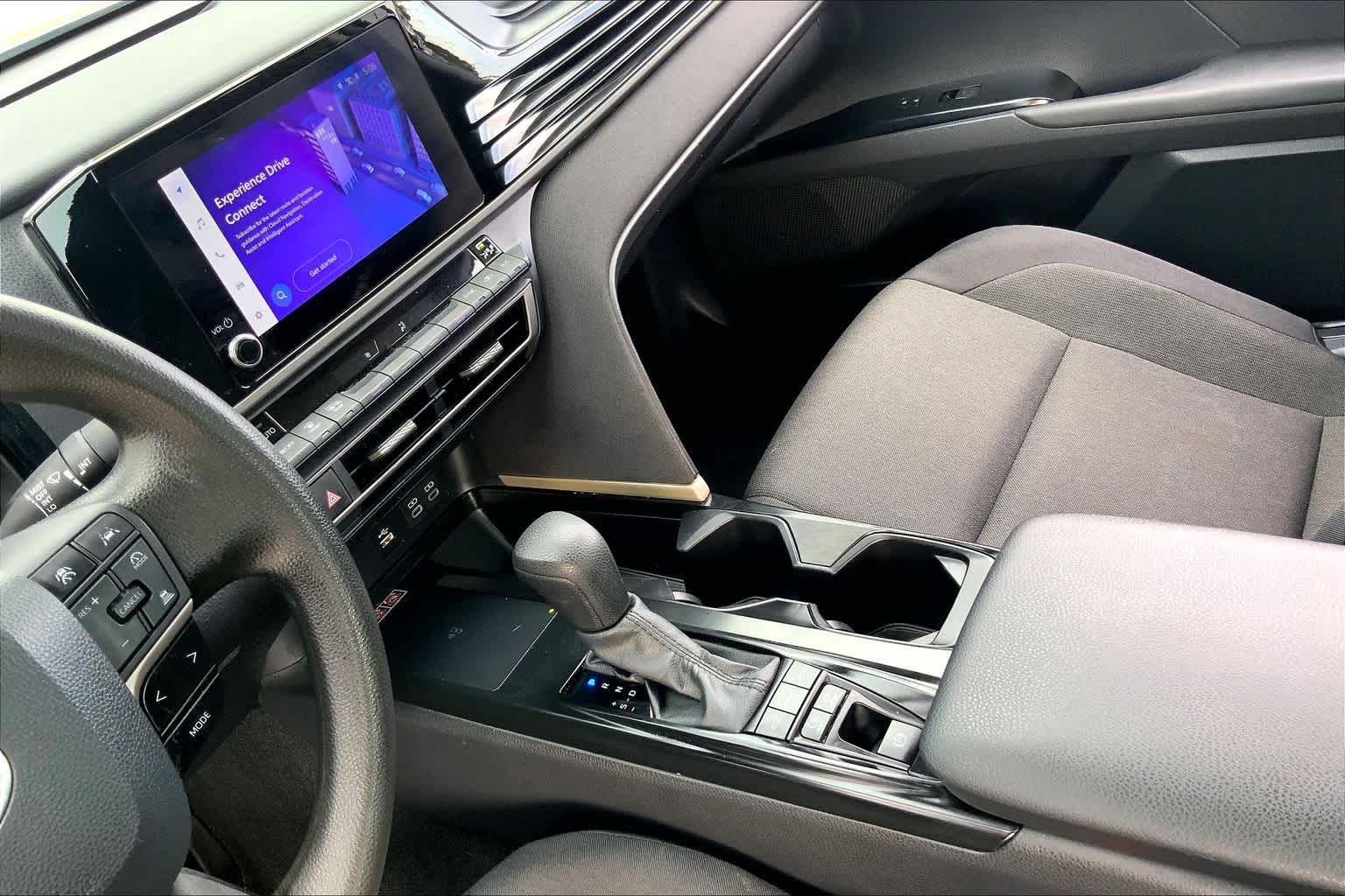 2025 Toyota Camry photo 16 of 36