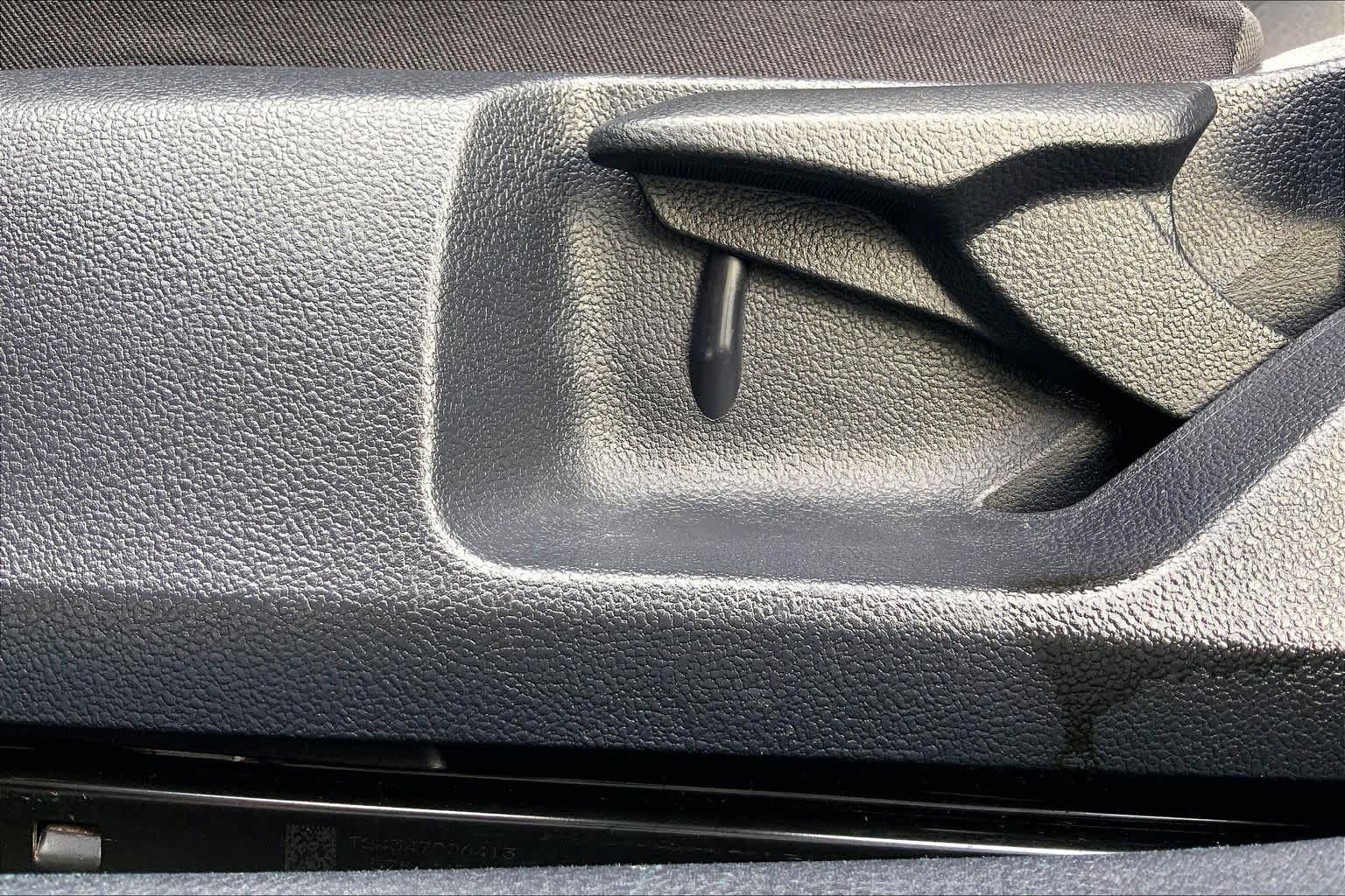 2025 Toyota Camry photo 34 of 36
