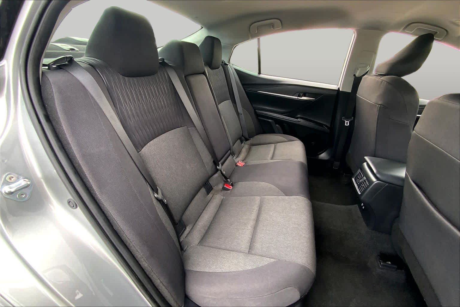 2025 Toyota Camry photo 19 of 36