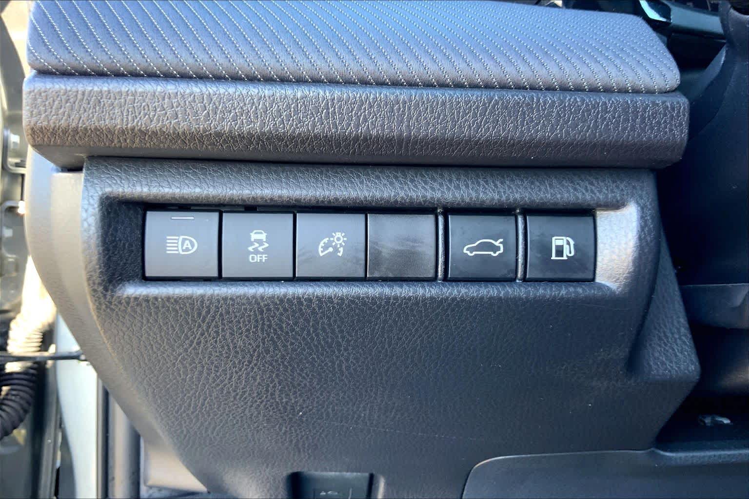 2026 Toyota Camry photo 33 of 36