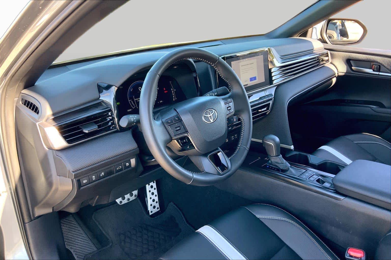 2026 Toyota Camry photo 17 of 36