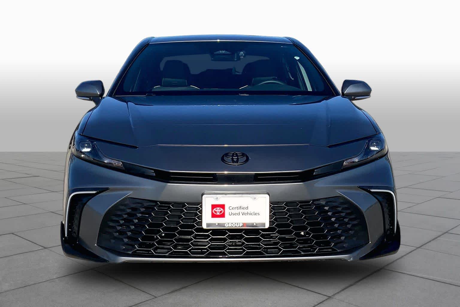 2026 Toyota Camry photo 4 of 36