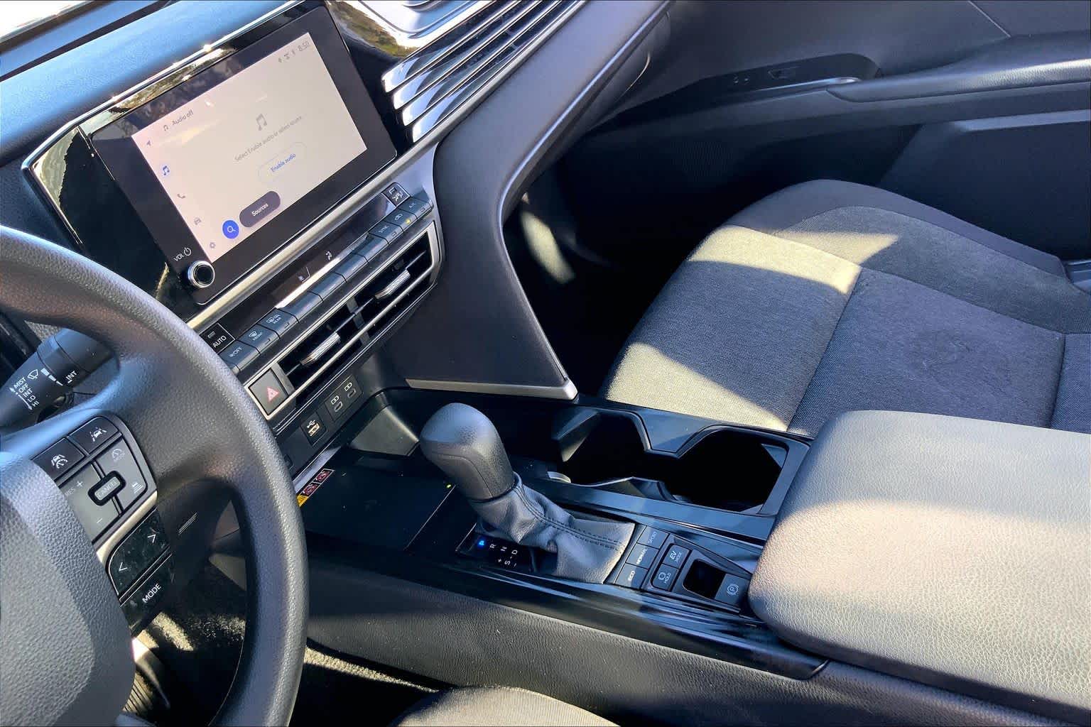 2025 Toyota Camry photo 16 of 36