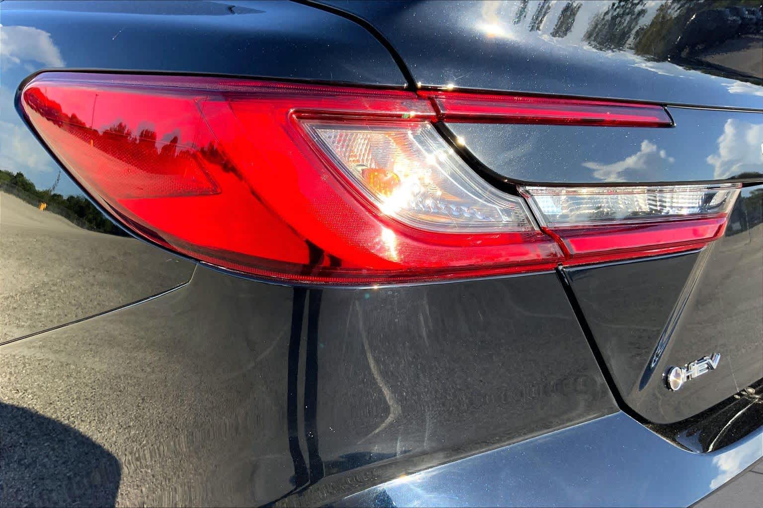 2025 Toyota Camry photo 28 of 36