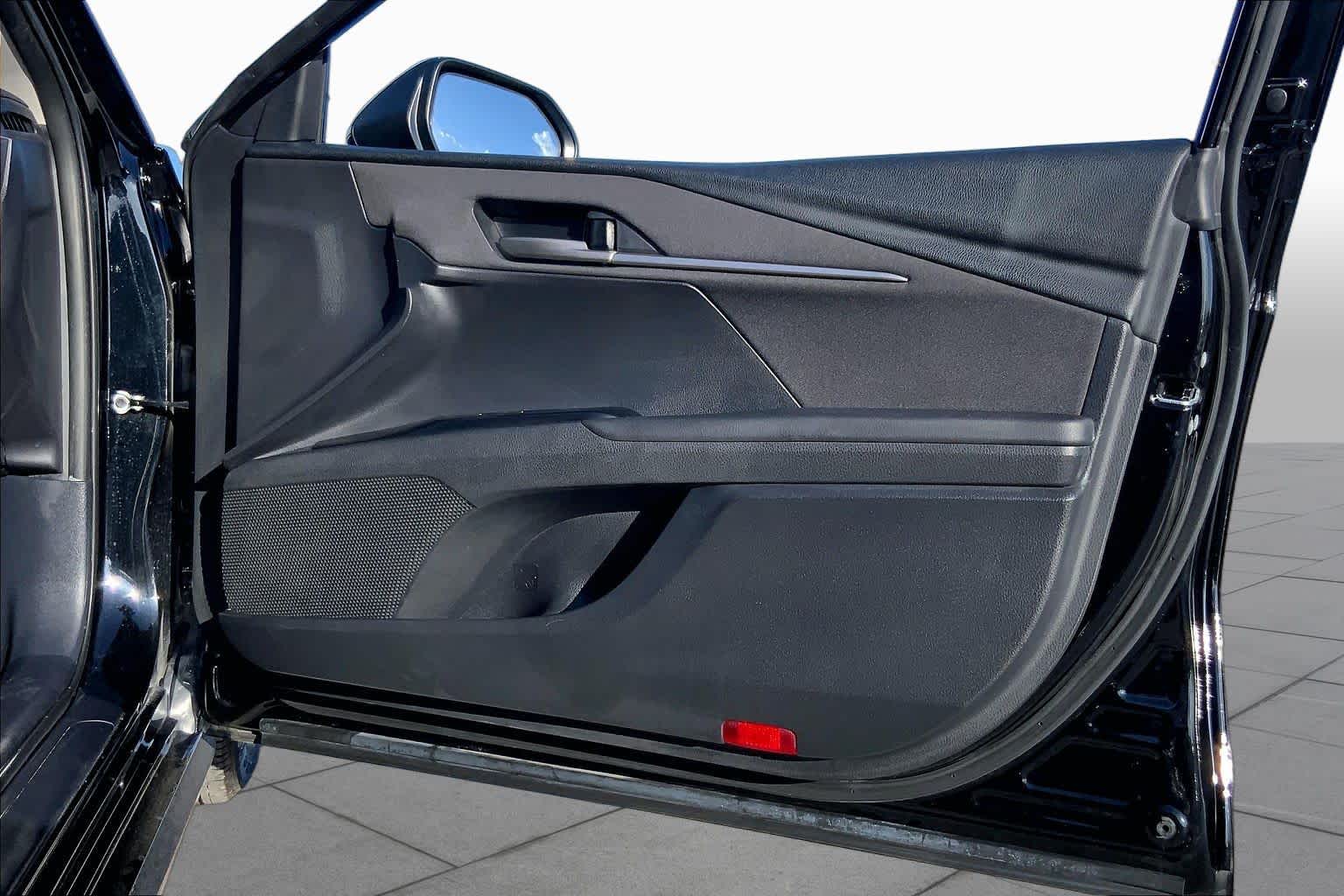 2025 Toyota Camry photo 22 of 36