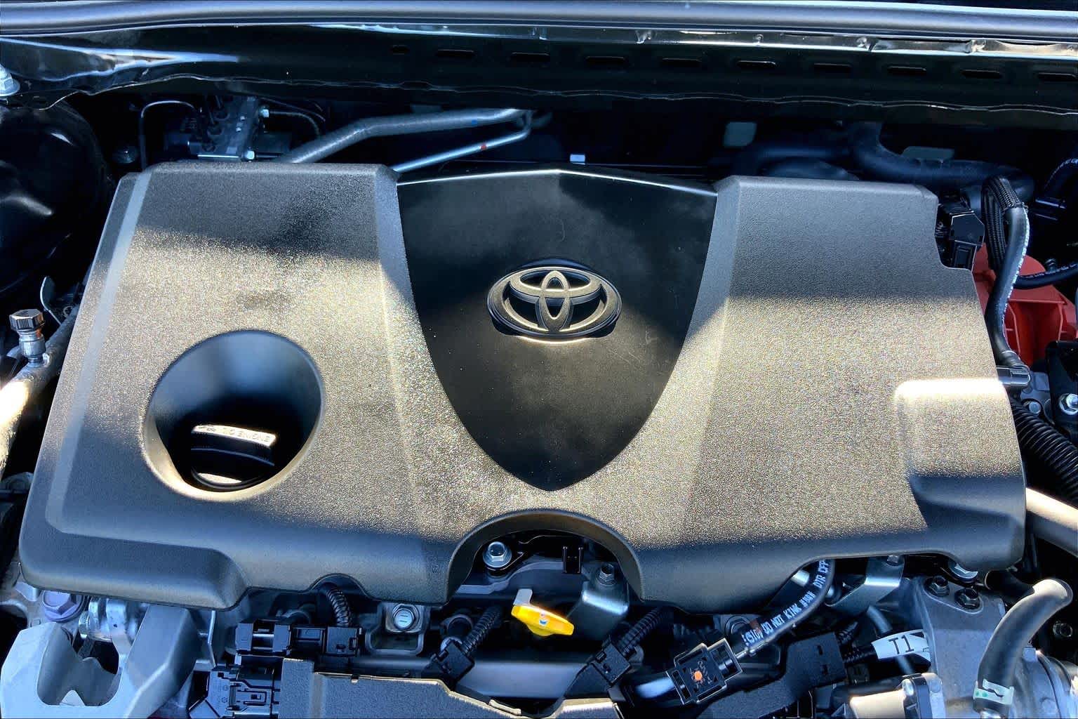 2025 Toyota Camry photo 32 of 36