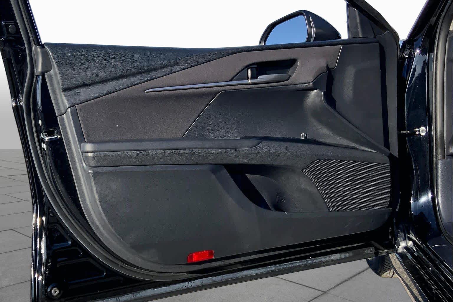 2025 Toyota Camry photo 21 of 36