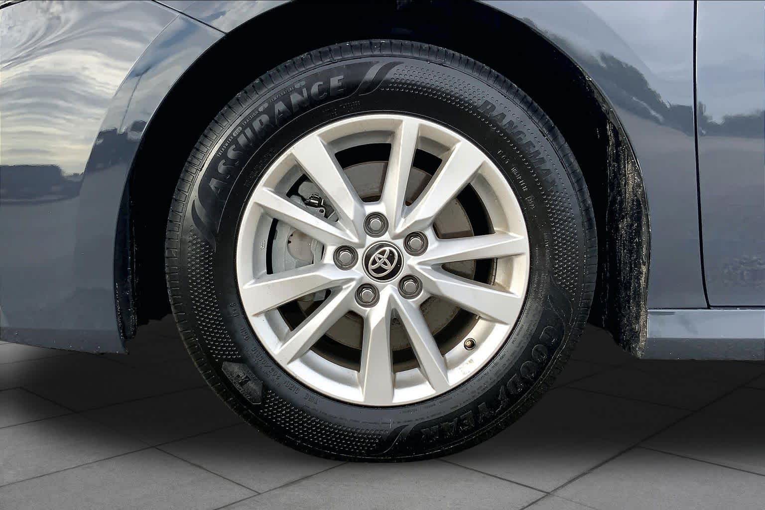2026 Toyota Camry photo 11 of 36