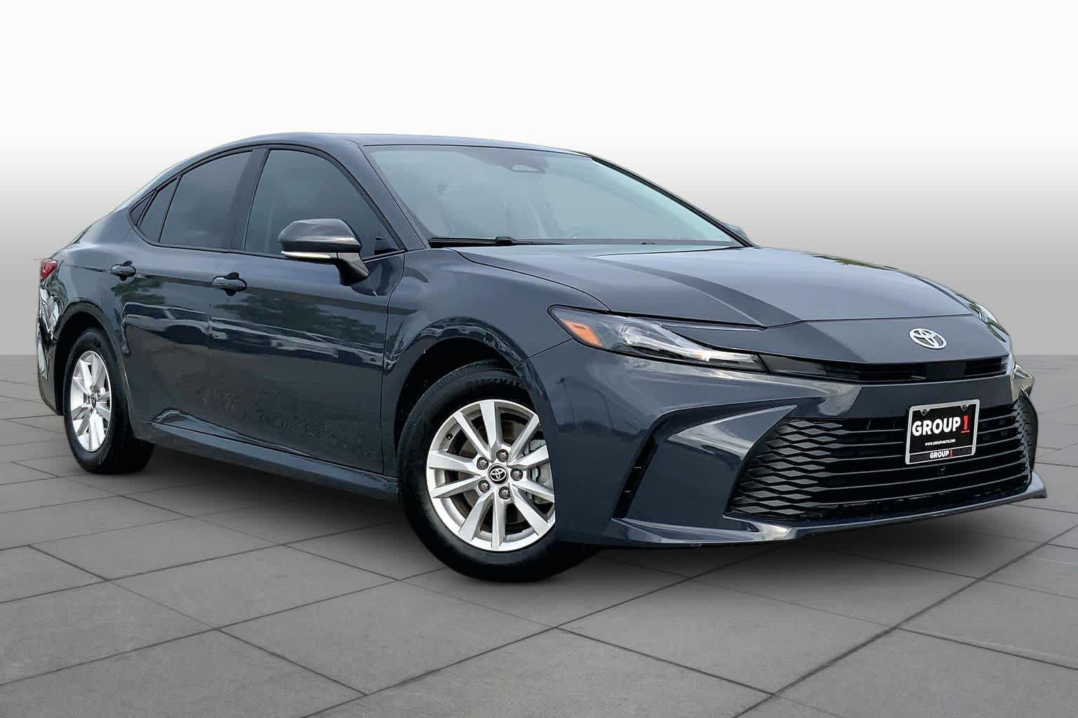 2026 Toyota Camry photo 3 of 36