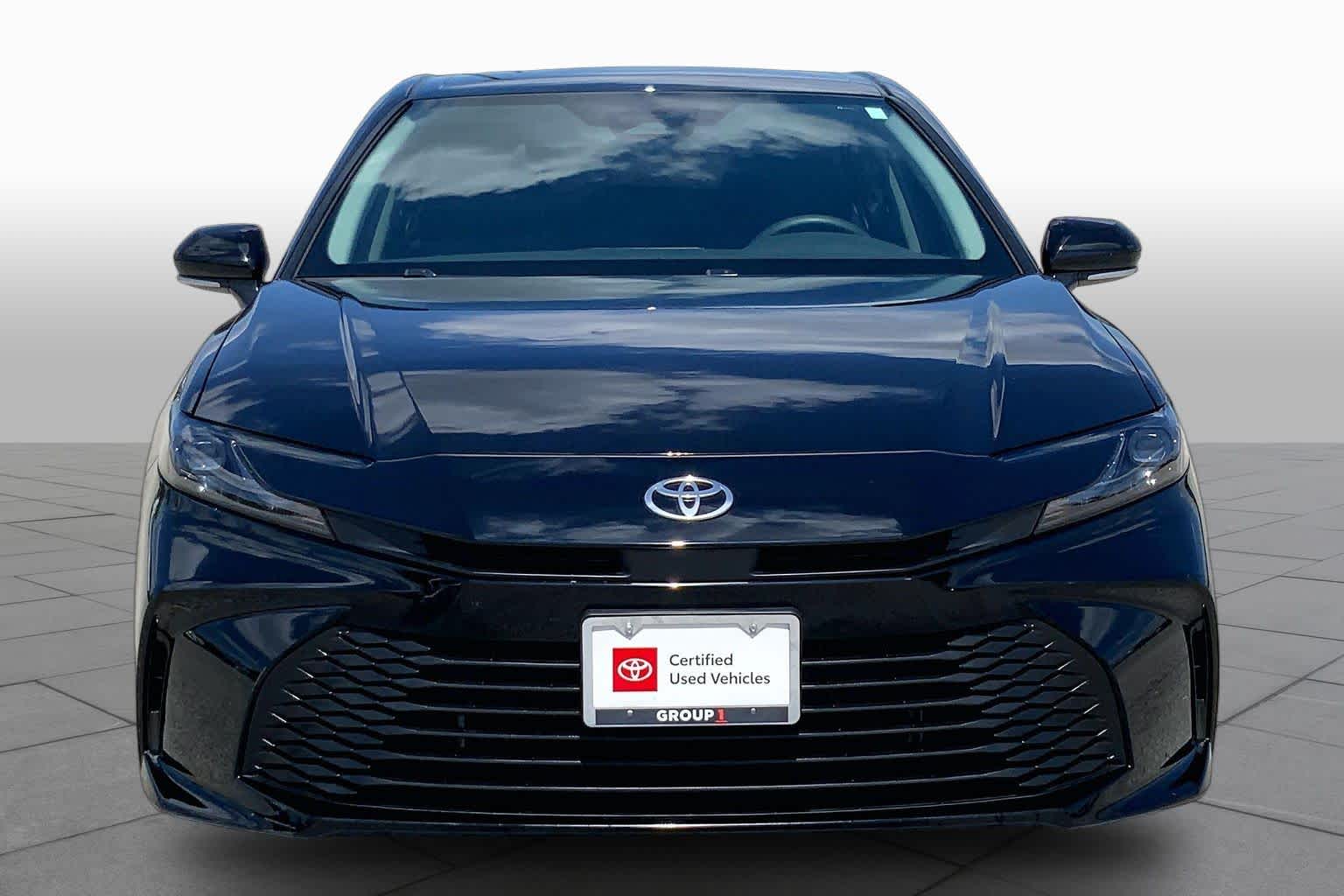 2025 Toyota Camry photo 3 of 35