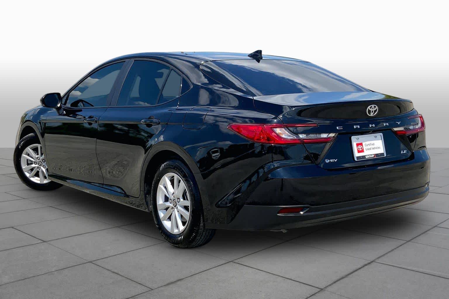 2025 Toyota Camry photo 11 of 35