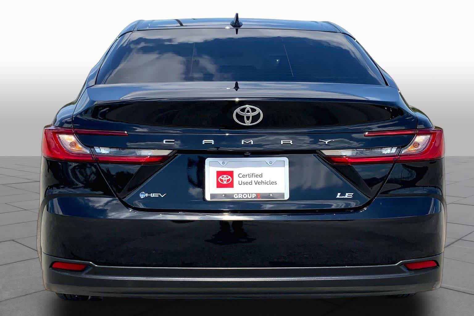 2025 Toyota Camry photo 4 of 35
