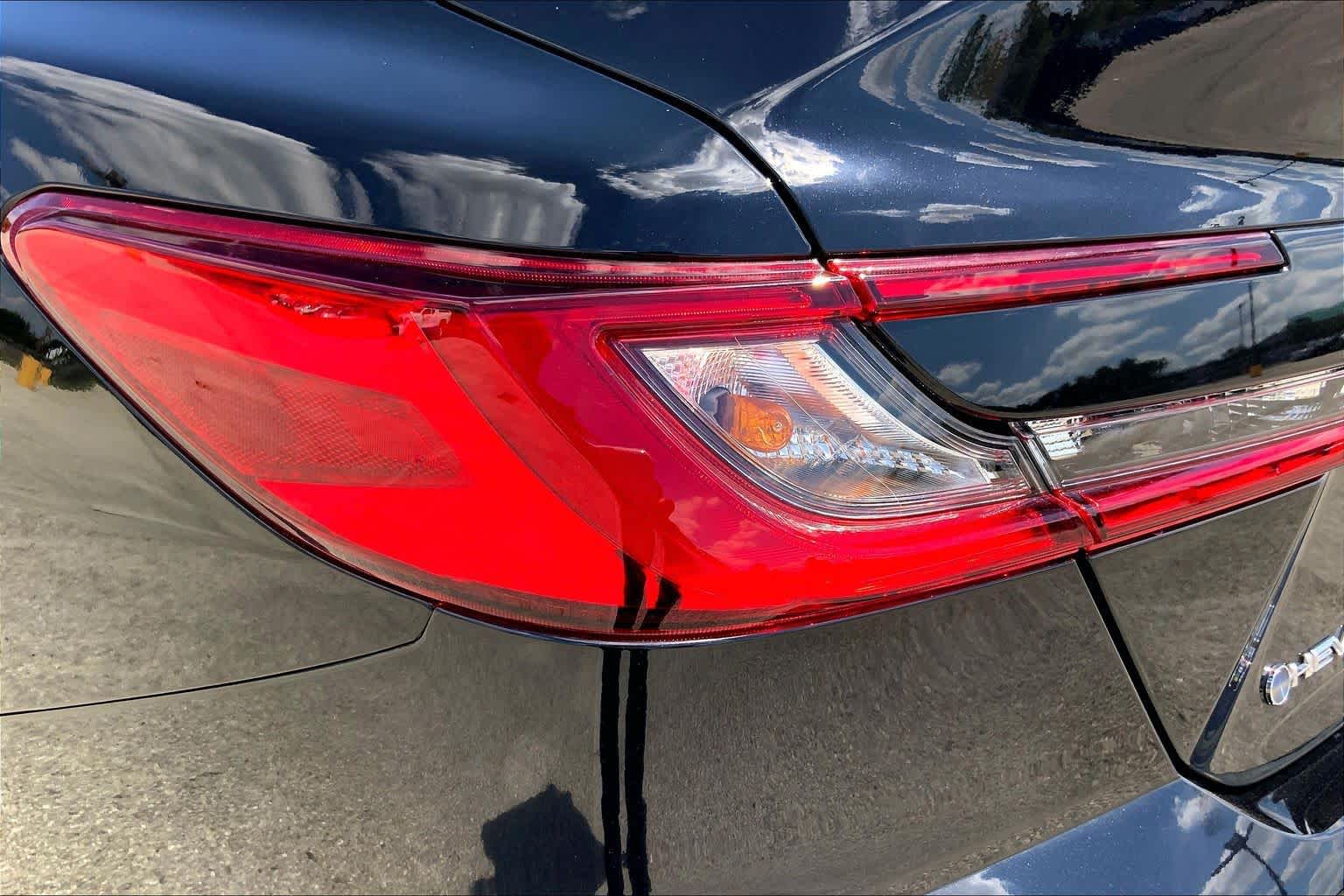 2025 Toyota Camry photo 27 of 35