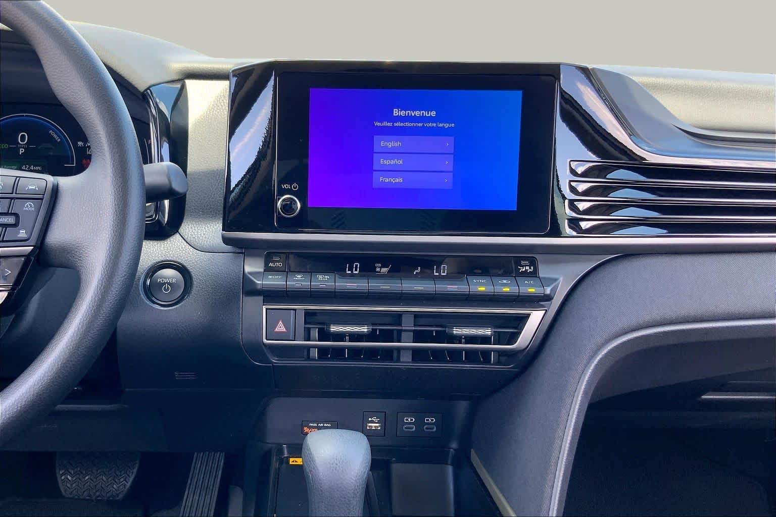 2025 Toyota Camry photo 6 of 35