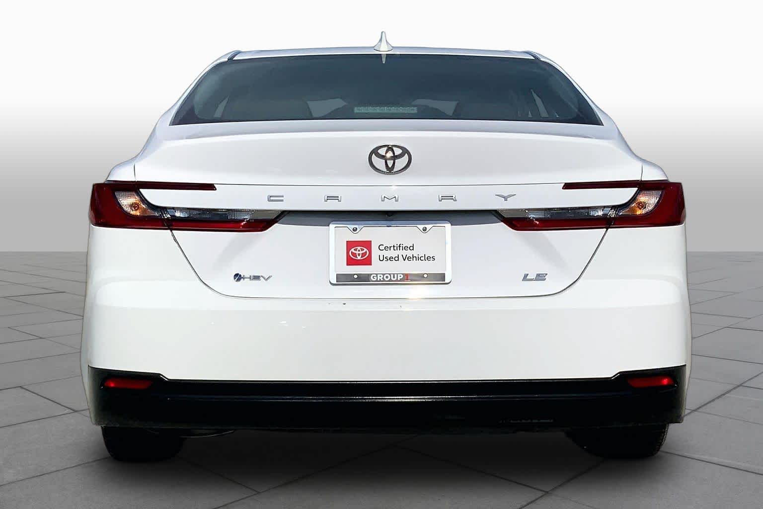 2025 Toyota Camry photo 5 of 36