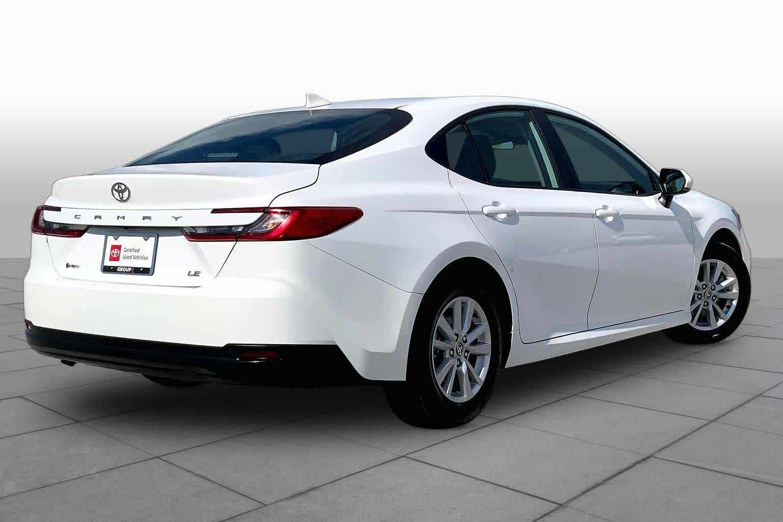 2025 Toyota Camry photo 13 of 36