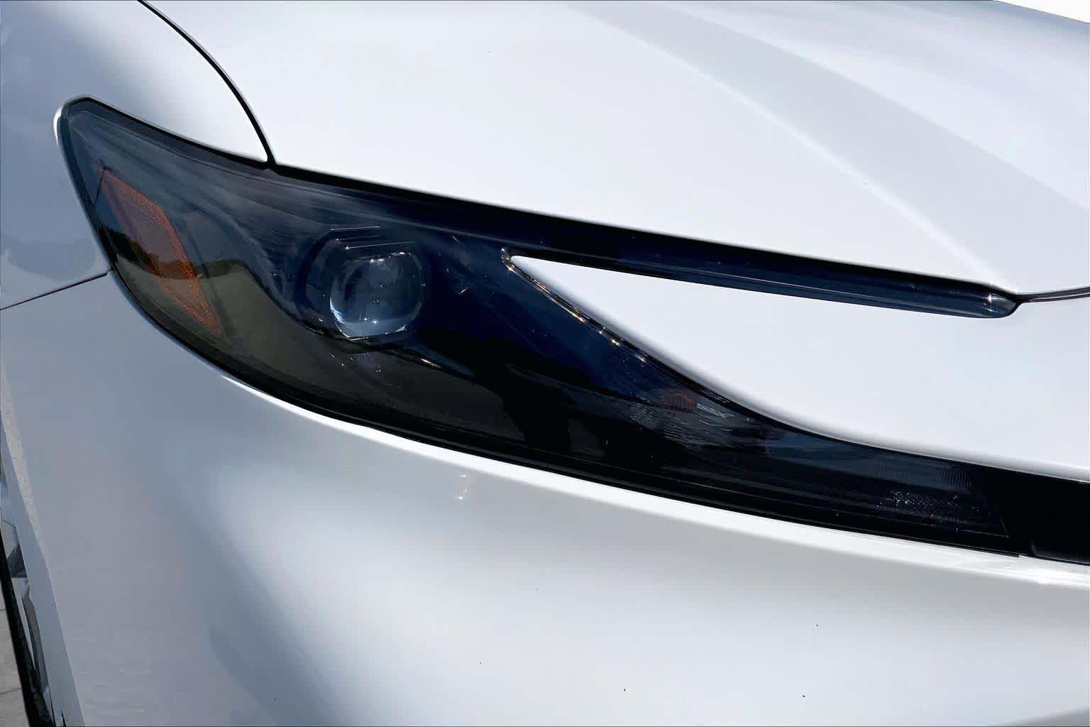 2025 Toyota Camry photo 27 of 36