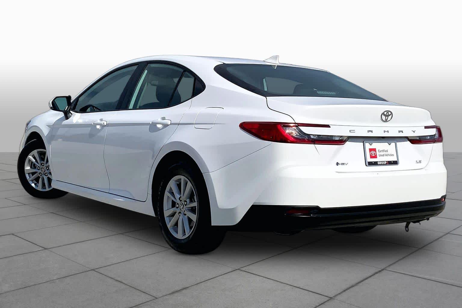 2025 Toyota Camry photo 12 of 36