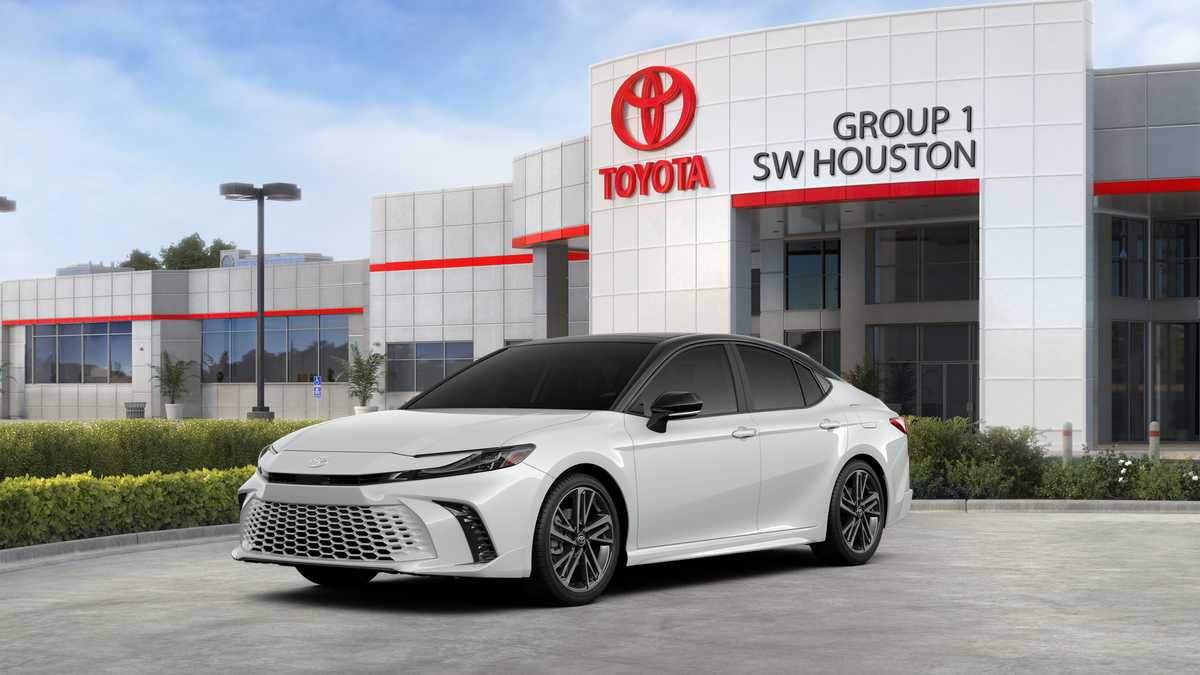 2026 Toyota Camry photo 31 of 36