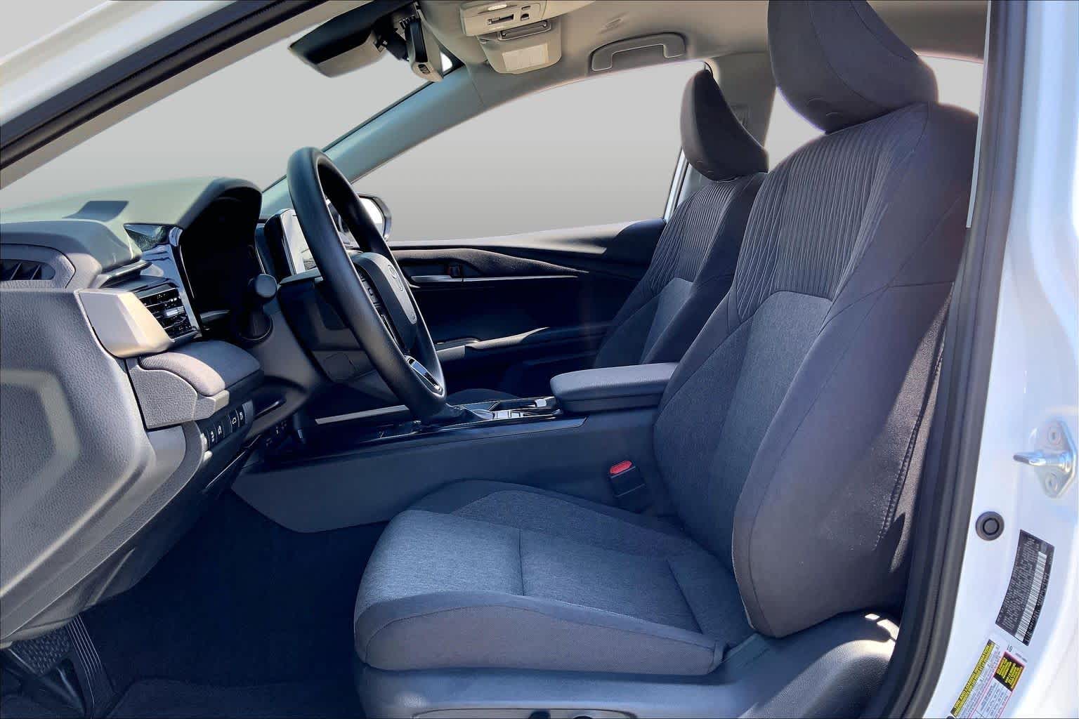 2026 Toyota Camry photo 8 of 34