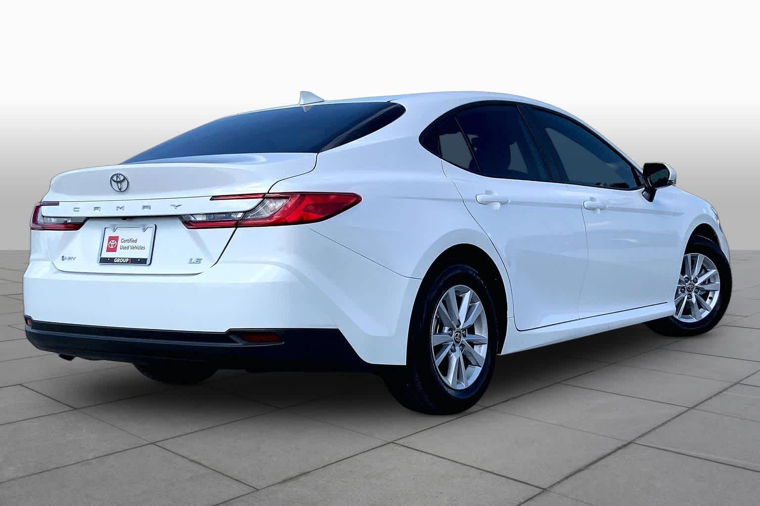 2026 Toyota Camry photo 13 of 34