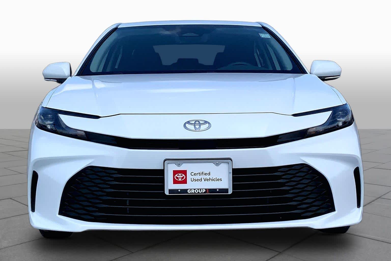 2026 Toyota Camry photo 4 of 34