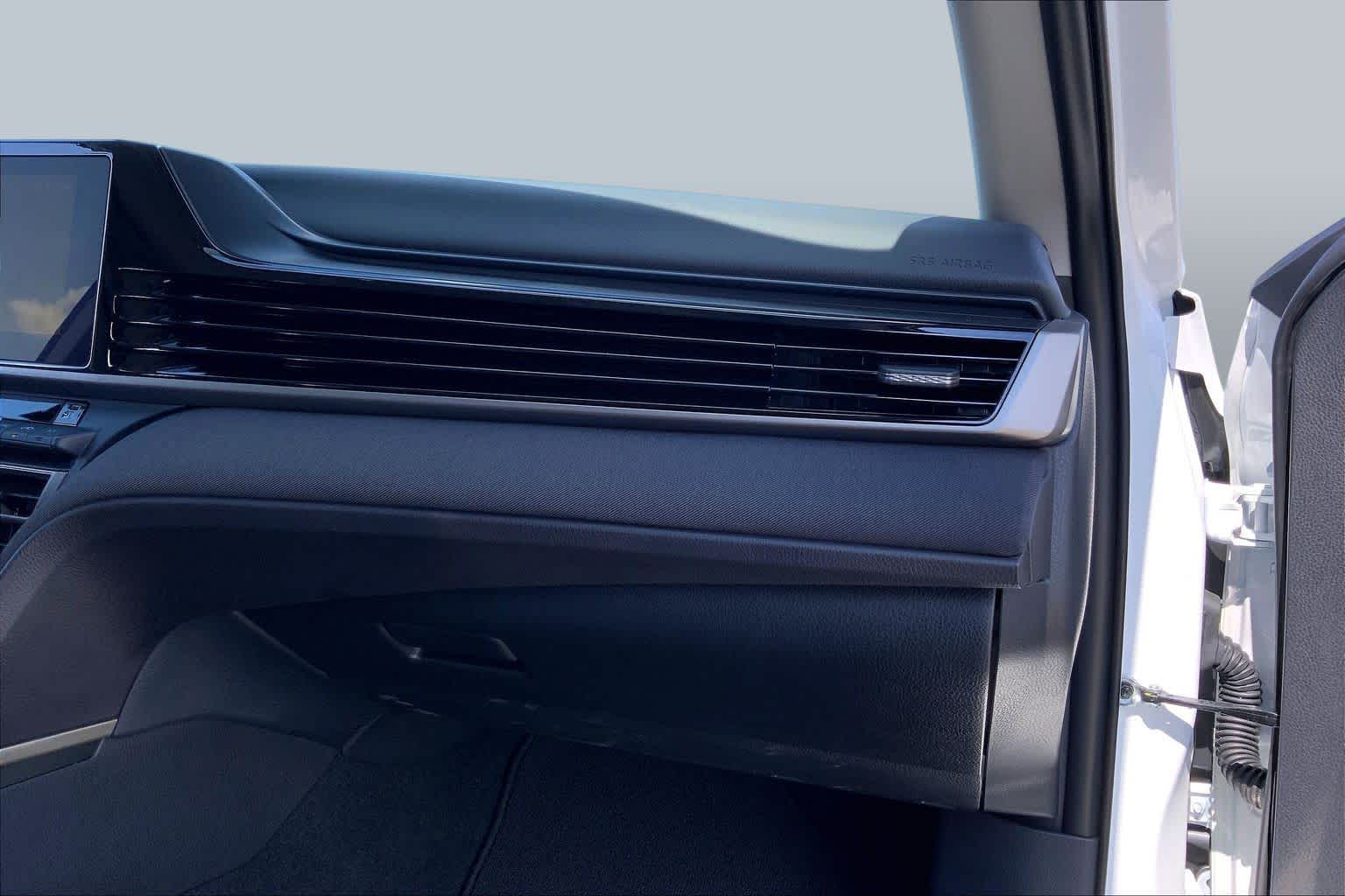 2026 Toyota Camry photo 18 of 34