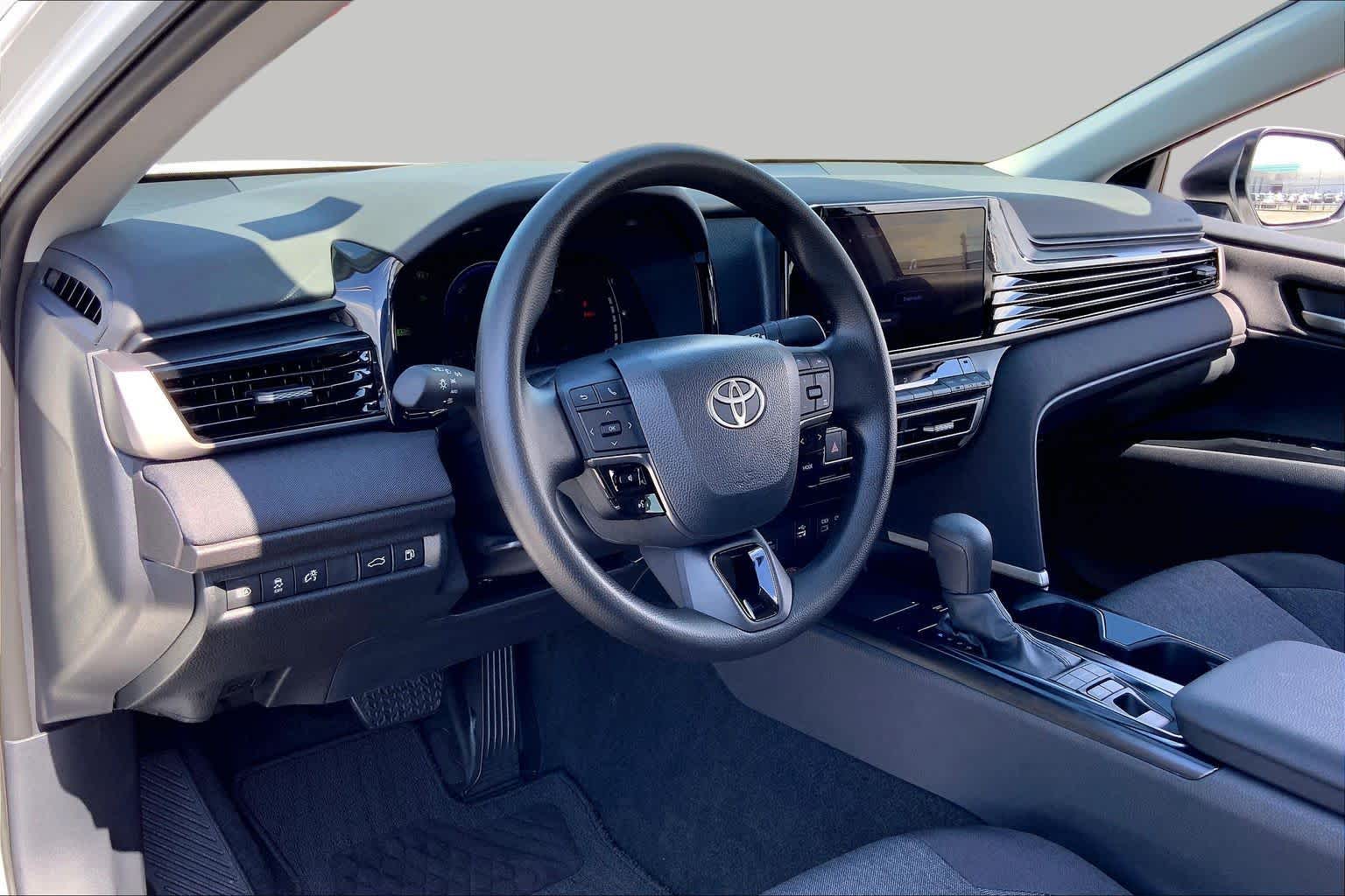 2026 Toyota Camry photo 17 of 34