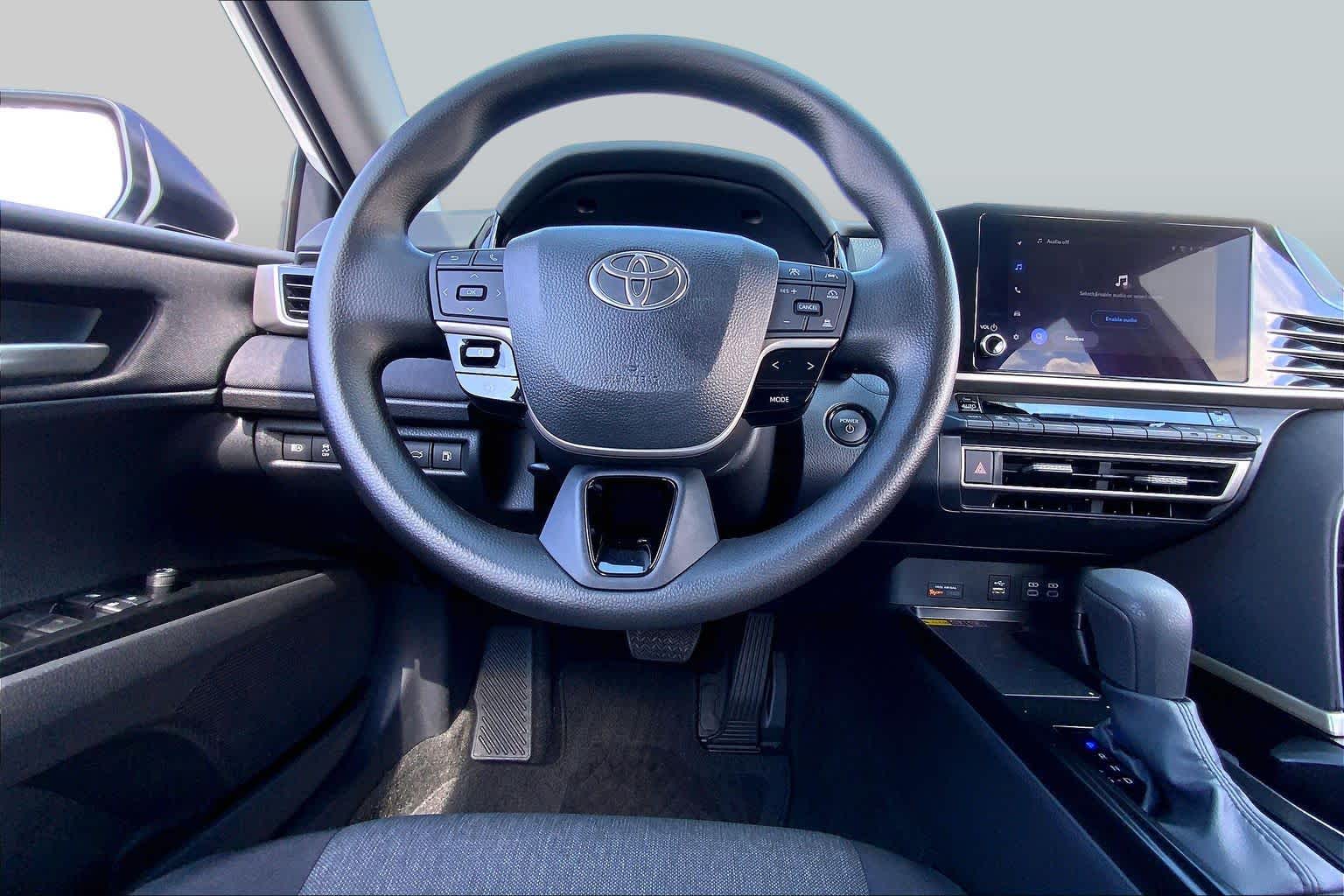 2026 Toyota Camry photo 6 of 34