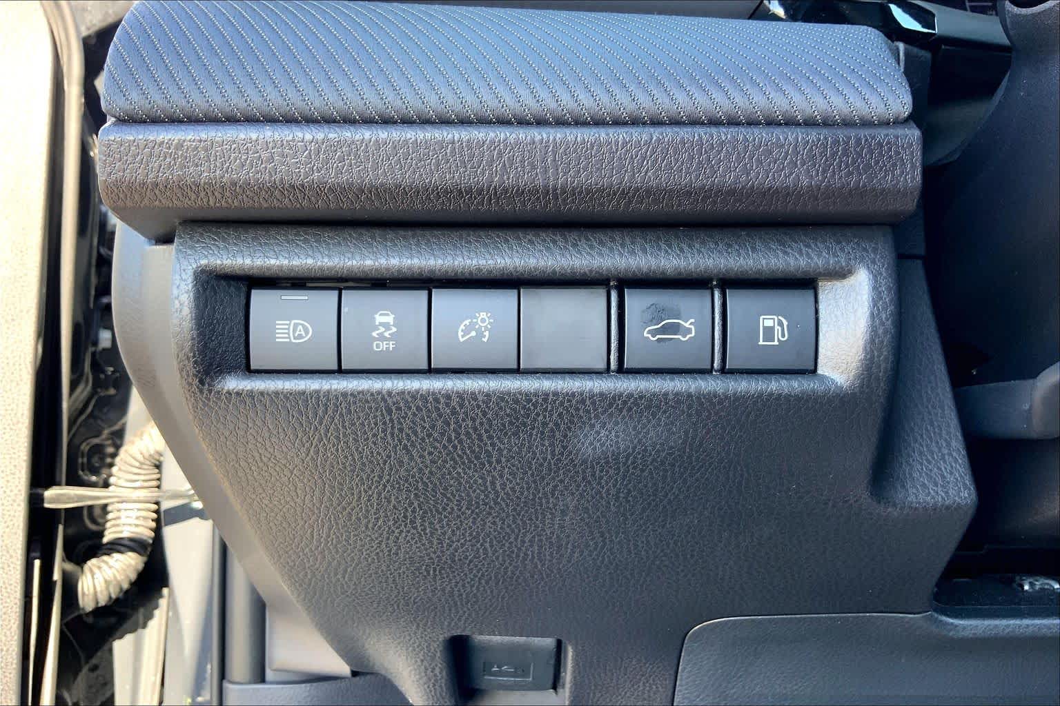 2026 Toyota Camry photo 33 of 36