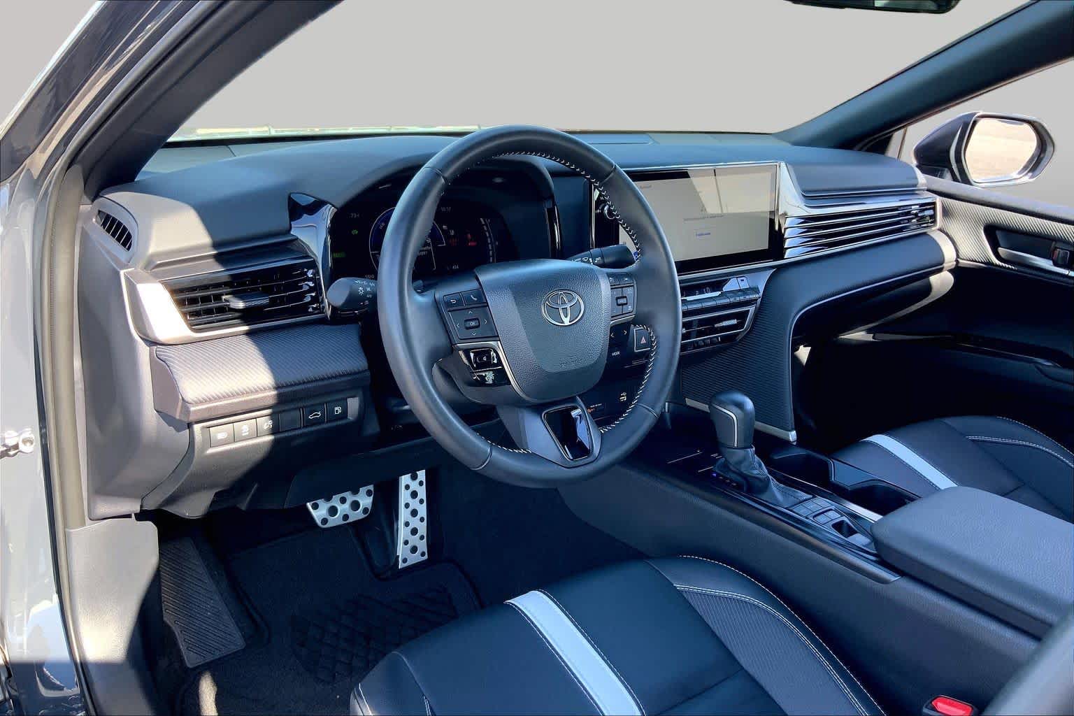 2026 Toyota Camry photo 17 of 36