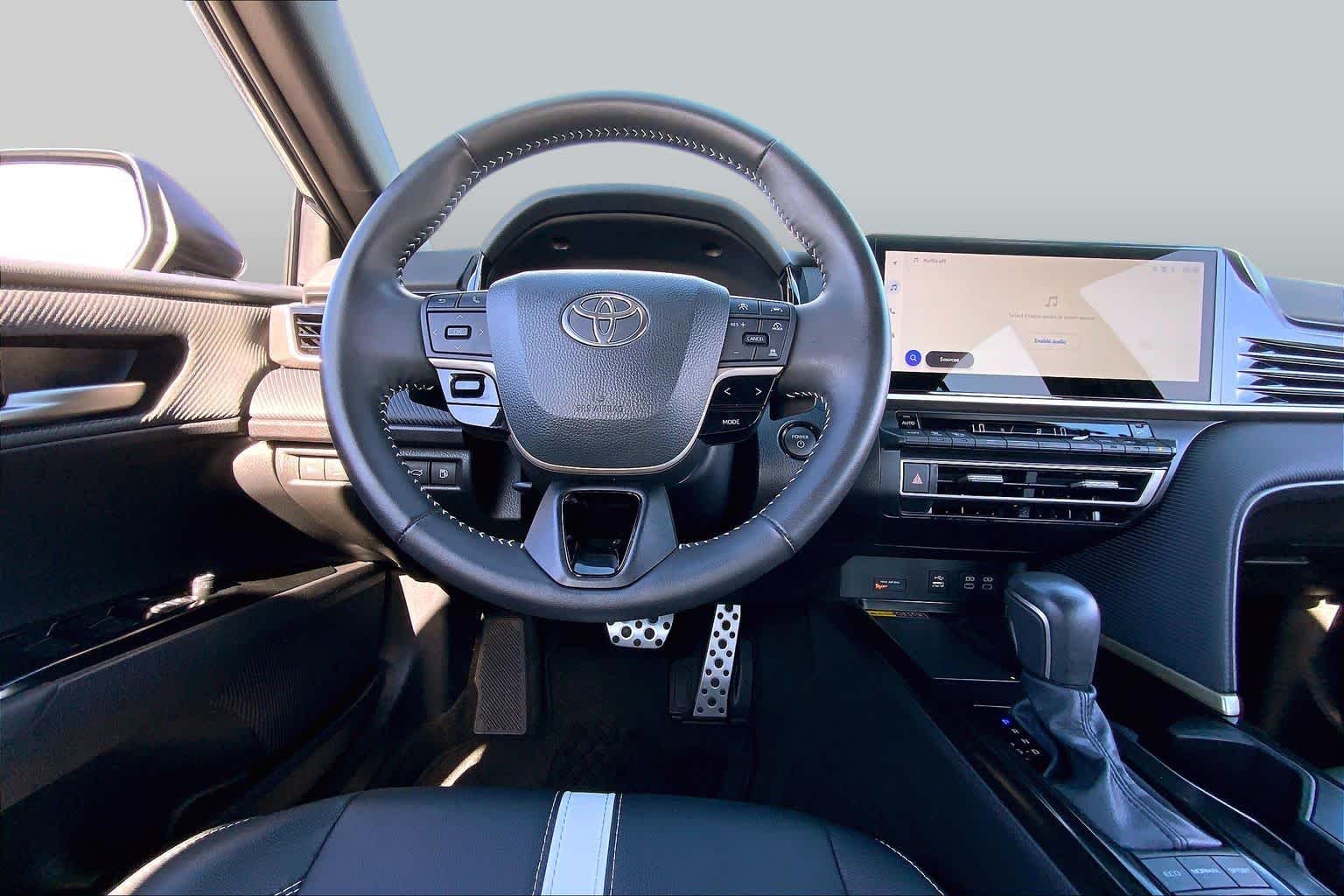 2026 Toyota Camry photo 6 of 36