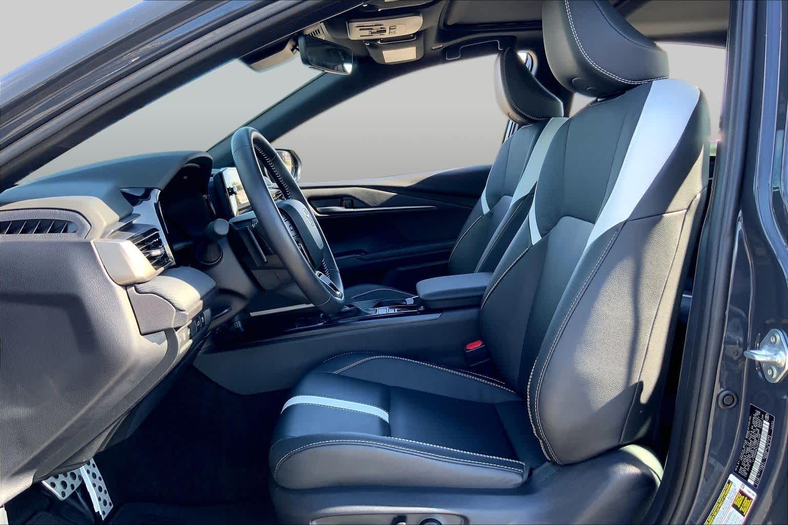 2026 Toyota Camry photo 8 of 36