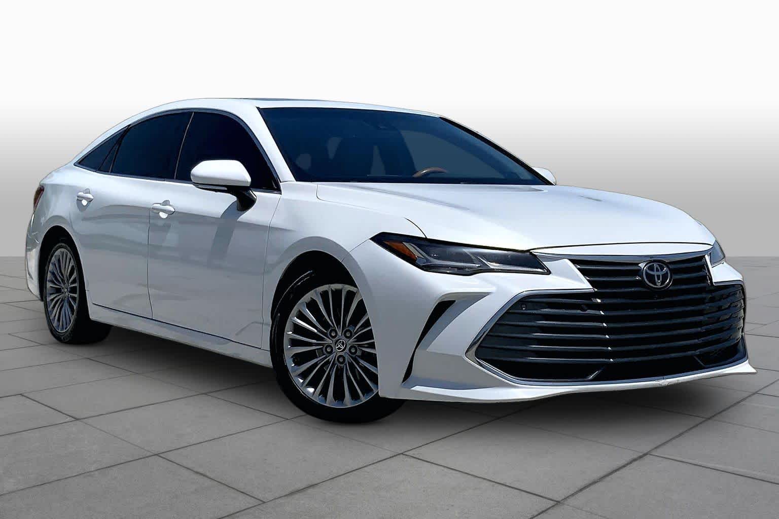 2022 Toyota Avalon Limited Wind Chill Pearl at Group 1 Toyota Southwest