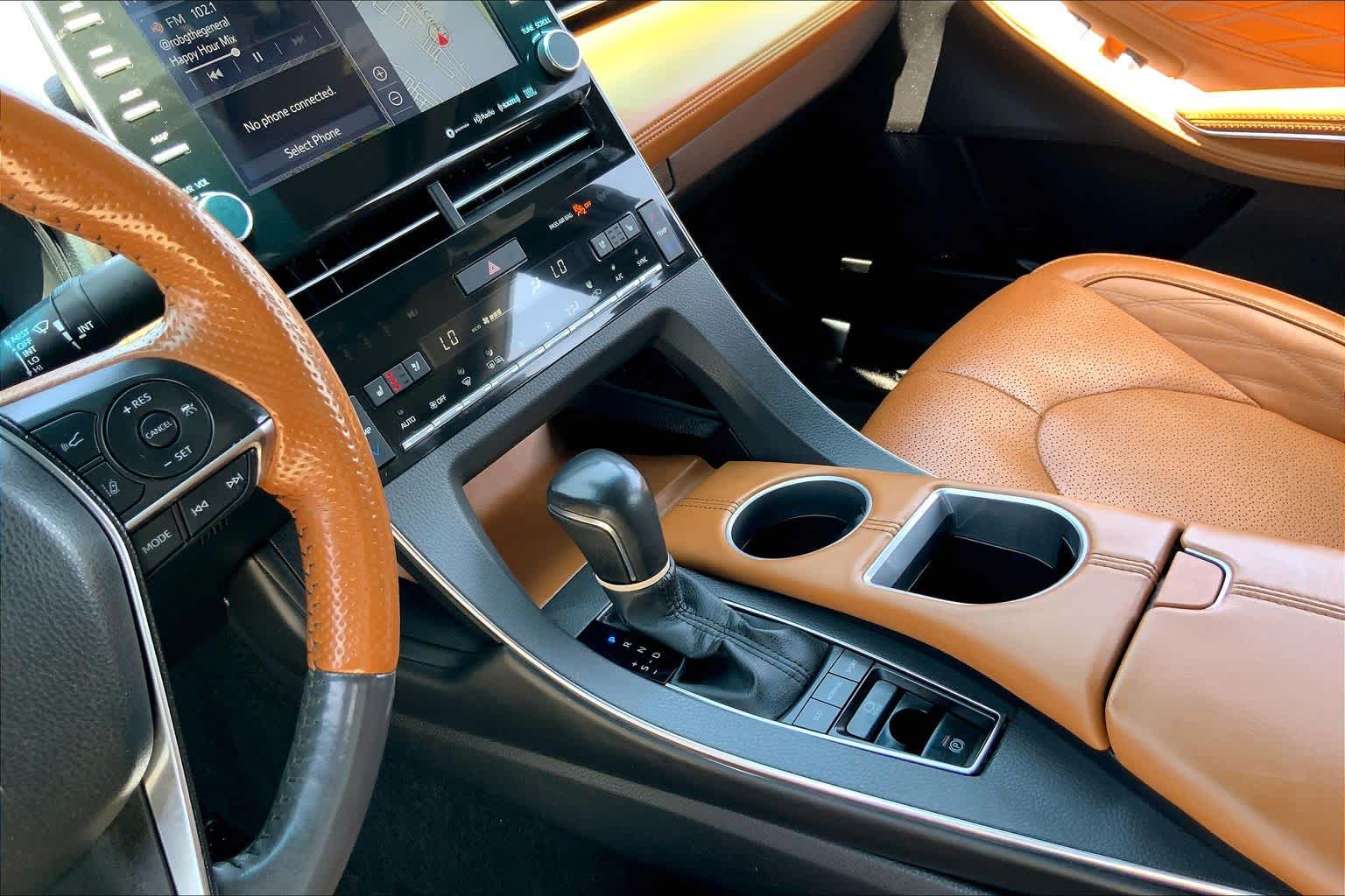 2022 Toyota Avalon Limited Wind Chill Pearl at Group 1 Toyota Southwest
