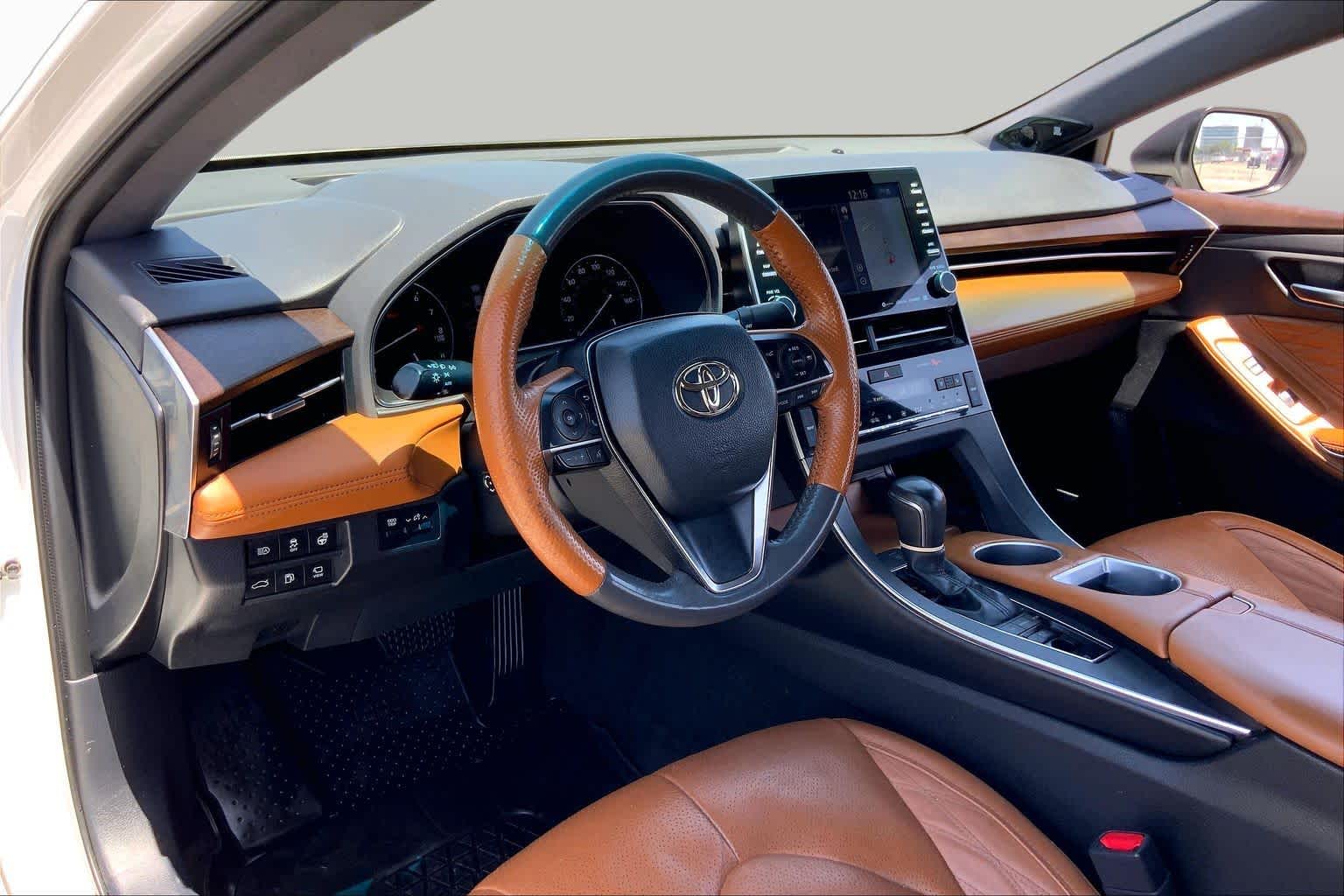 2022 Toyota Avalon Limited Wind Chill Pearl at Group 1 Toyota Southwest